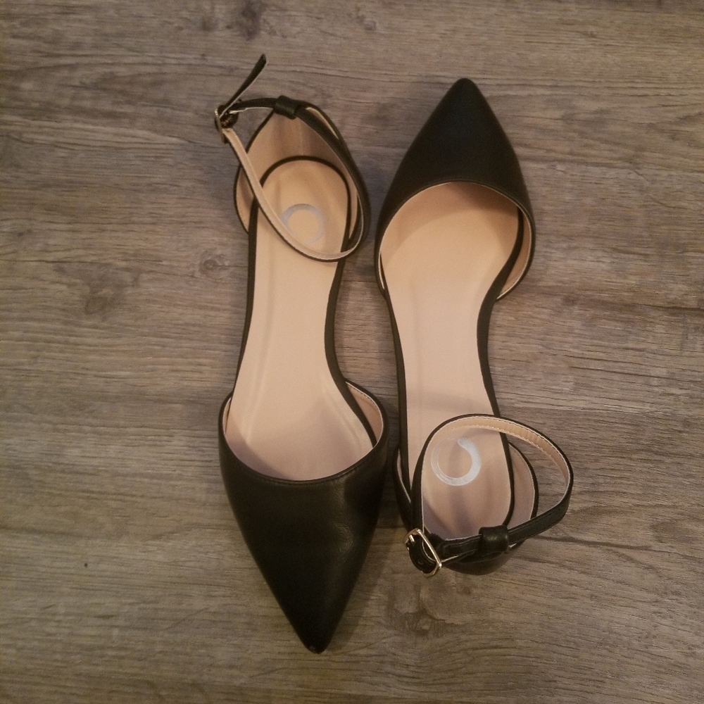 Black women's flats. Size 7.5